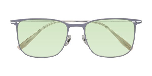 Front of Moua in Gray/Silver