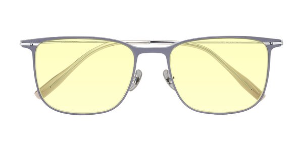 Front of Moua in Gray/Silver