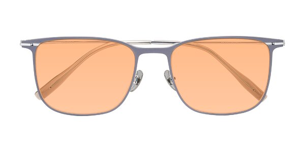 Front of Moua in Gray/Silver