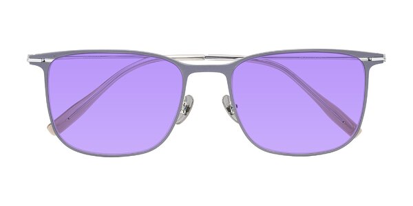 Front of Moua in Gray/Silver