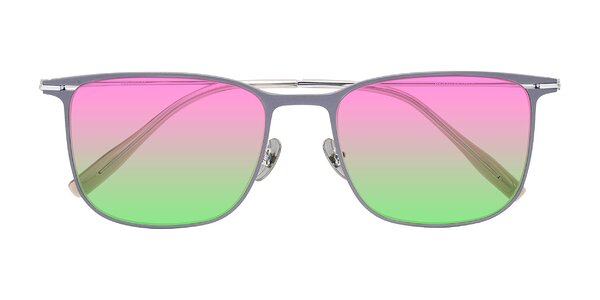 Front of Moua in Gray/Silver