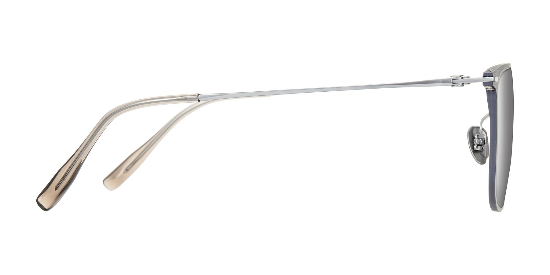 Side of Moua in Gray/Silver with Silver Mirrored Lenses