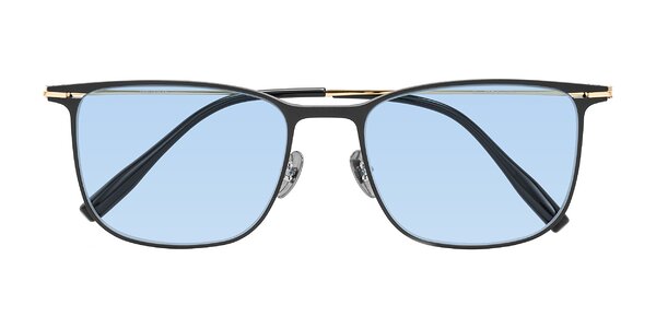 Front of Moua in Black/Gold
