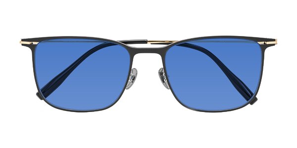 Front of Moua in Black/Gold