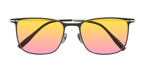 Front of Moua in Black/Gold