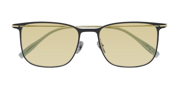 Front of Moua in Black/Green