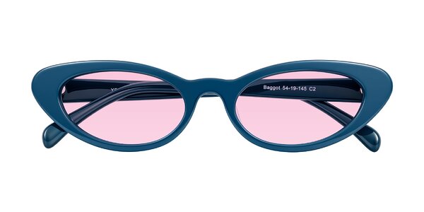Front of Baggot in Yale Blue