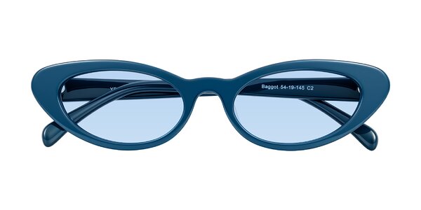 Front of Baggot in Yale Blue