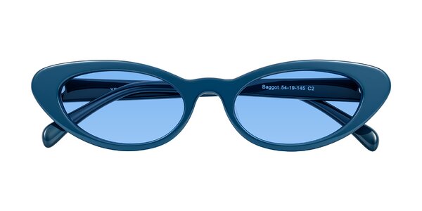 Front of Baggot in Yale Blue