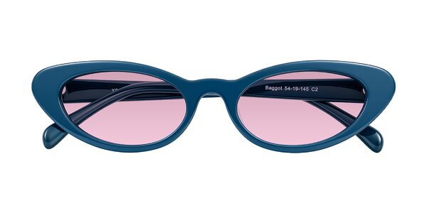Front of Baggot in Yale Blue