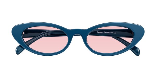 Front of Baggot in Yale Blue