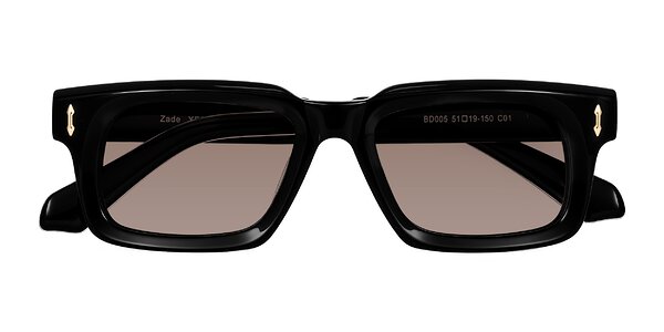 Front of Zade in Black