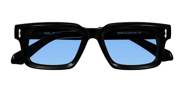 Front of Zade in Black