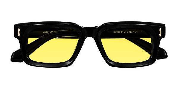 Front of Zade in Black