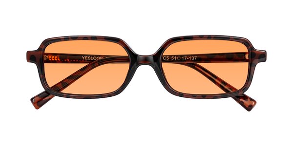 Front of Garbott in Leopard-Print