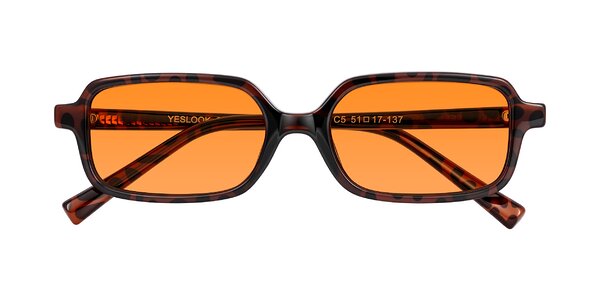 Front of Garbott in Leopard-Print