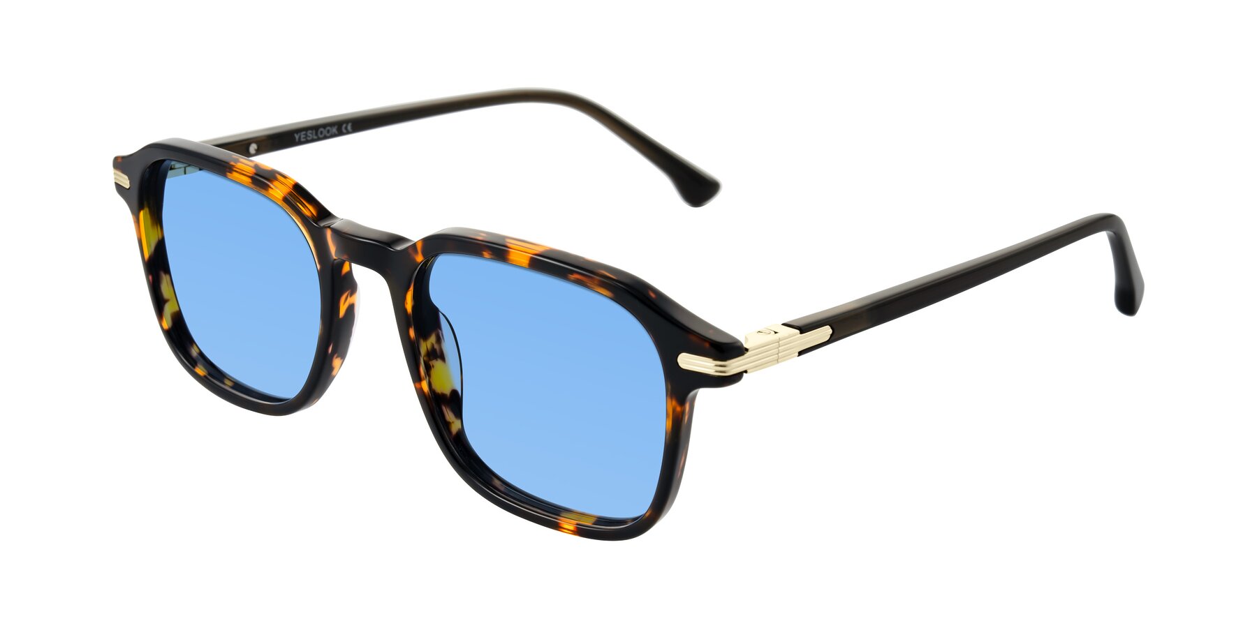 Angle of Tlaho in Tortoise with Medium Blue Tinted Lenses