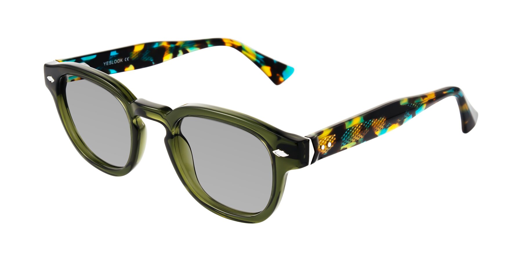 Angle of Sunny in Green with Light Gray Tinted Lenses