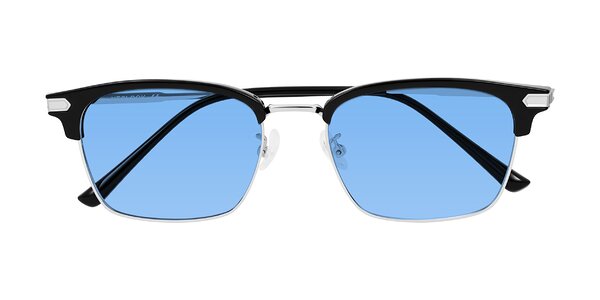 Front of Adsule in Black/Silver