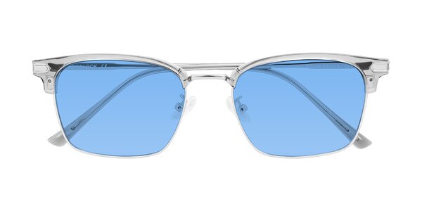 Front of Adsule in Clear Gray/Silver