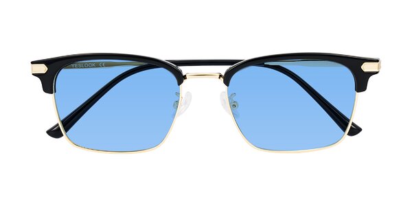 Front of Adsule in Black/Gold
