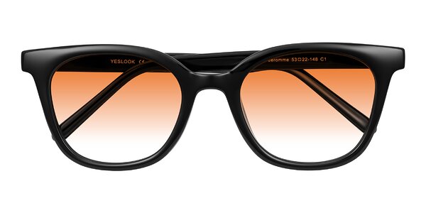 Front of Jeromme in Black