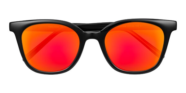 Front of Jeromme in Black