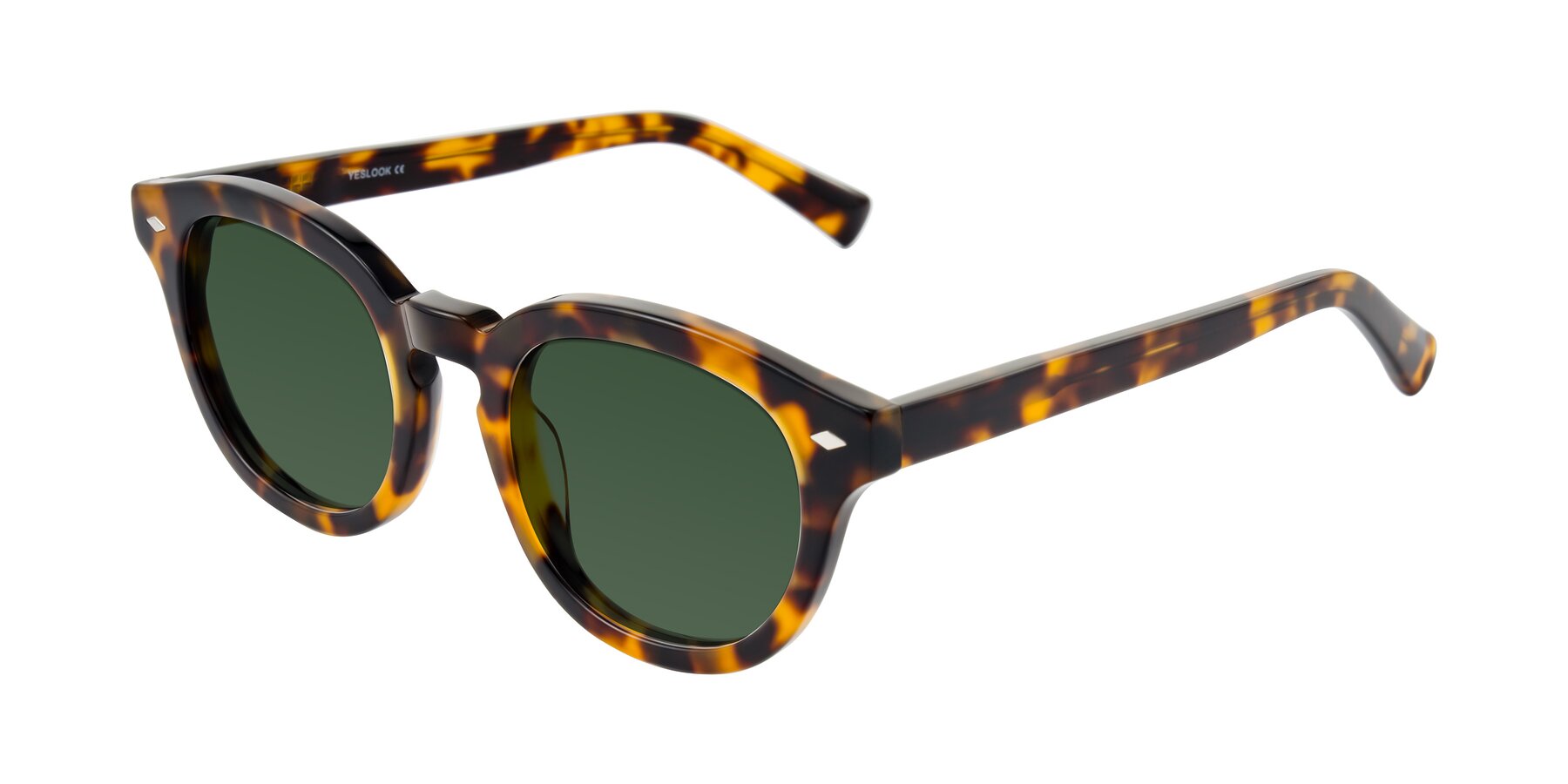 Angle of Nehrode in Tortoise with Green Tinted Lenses