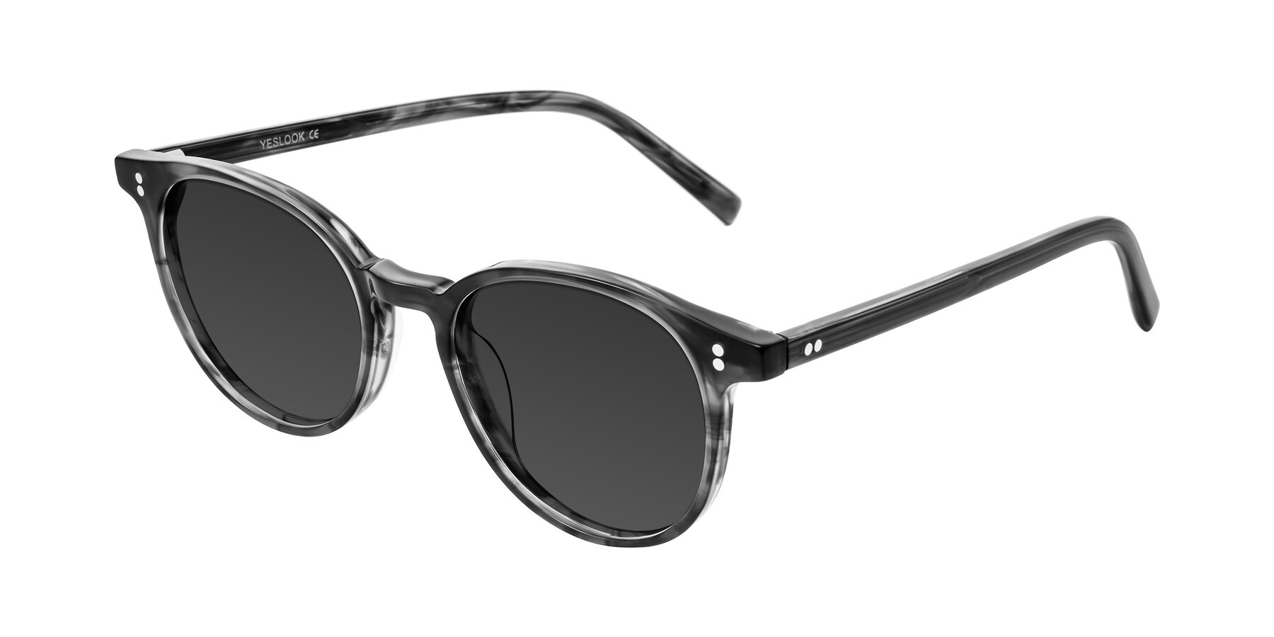 Angle of Haharou in Smoke with Gray Tinted Lenses