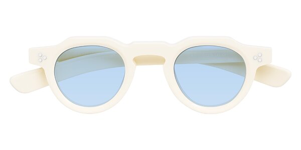 Front of Awint in Ivory White