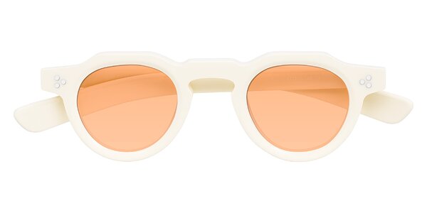 Front of Awint in Ivory White