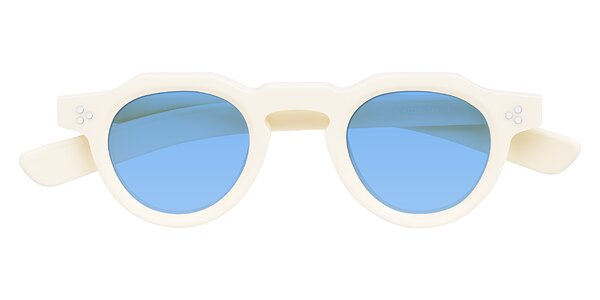 Front of Awint in Ivory White