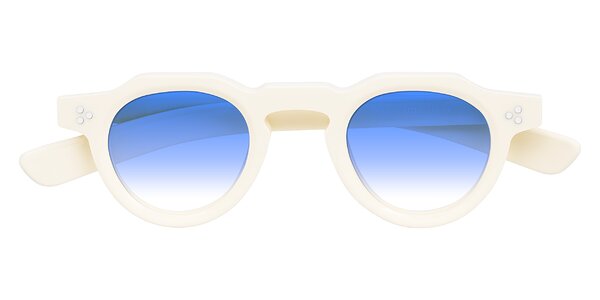 Front of Awint in Ivory White