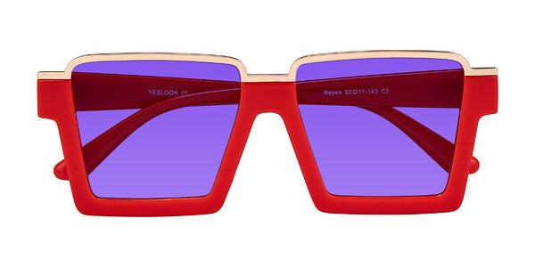 Front of Reyes in Red