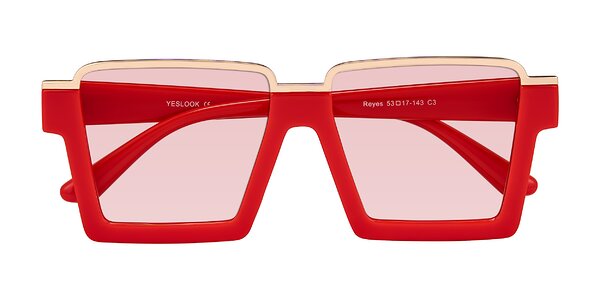 Front of Reyes in Red