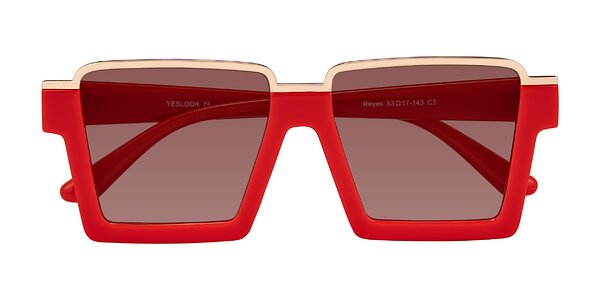 Front of Reyes in Red