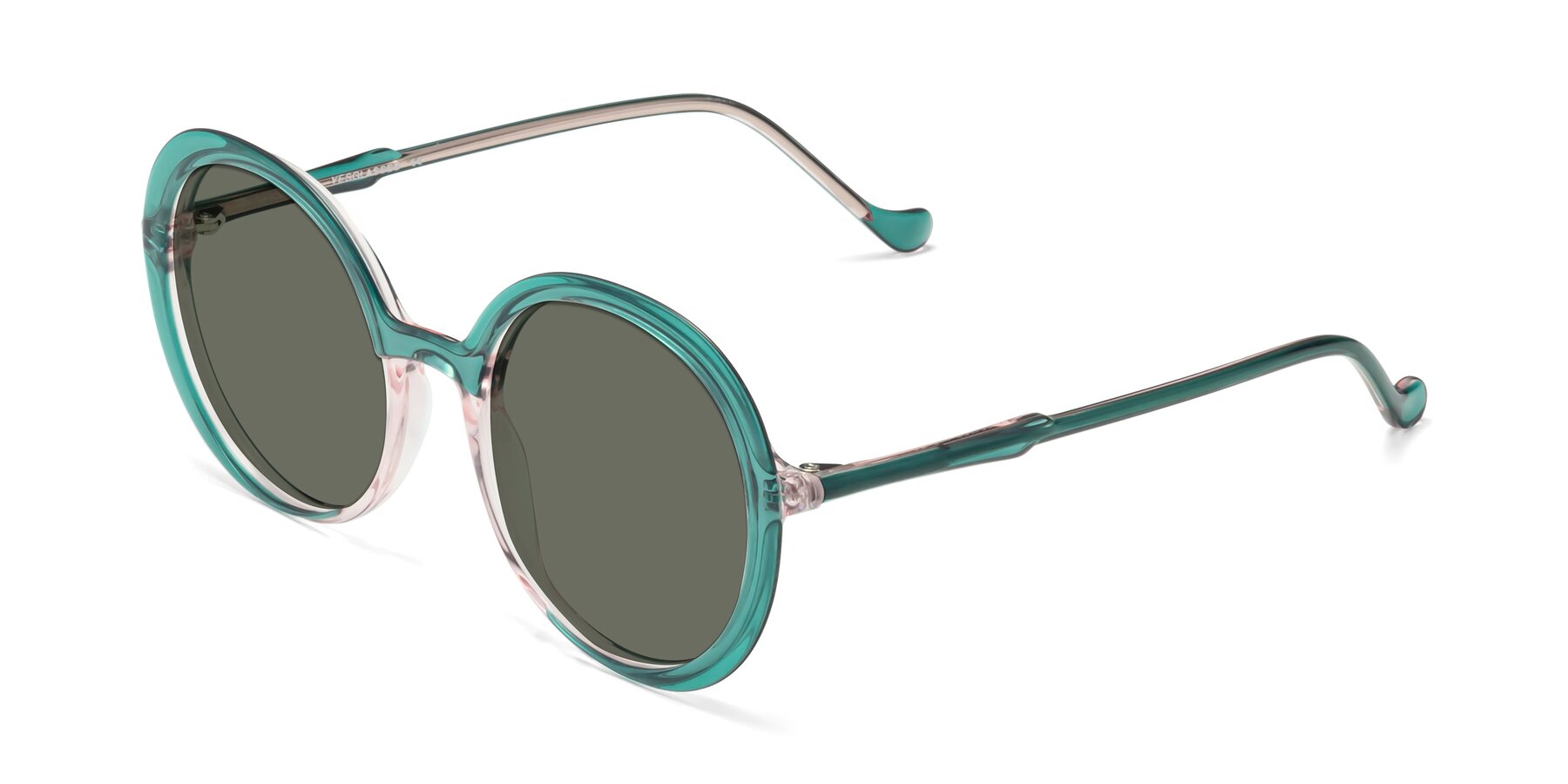Angle of 1471 in Green with Gray Polarized Lenses