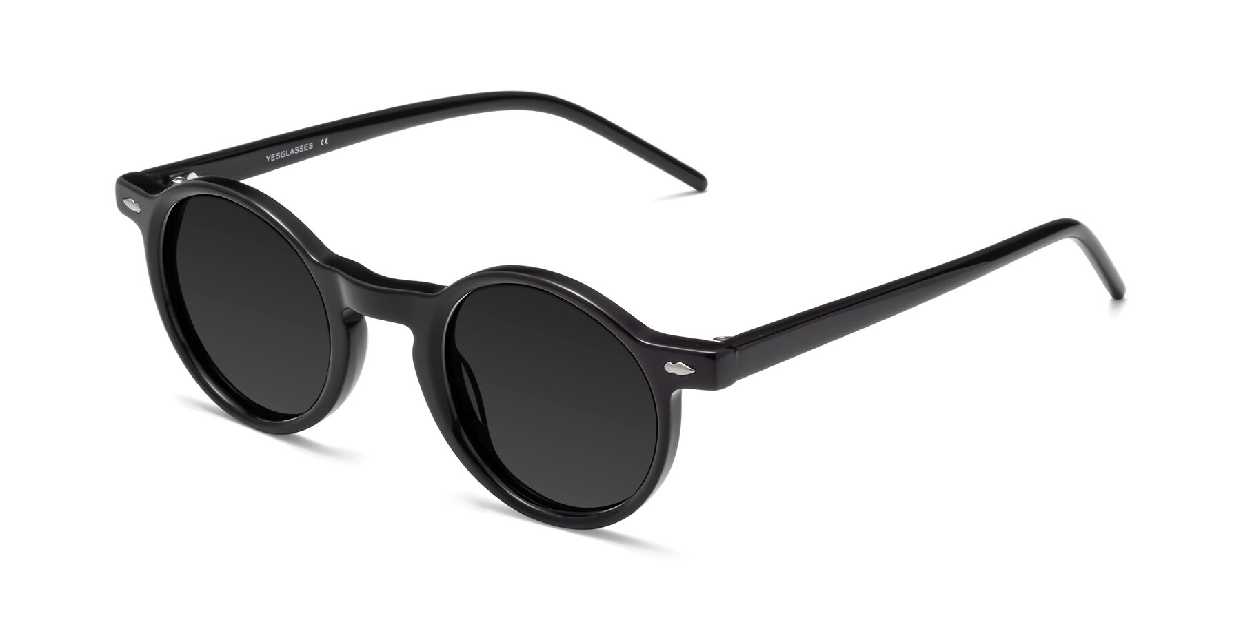 Angle of 1542 in Black with Gray Polarized TAC Lenses