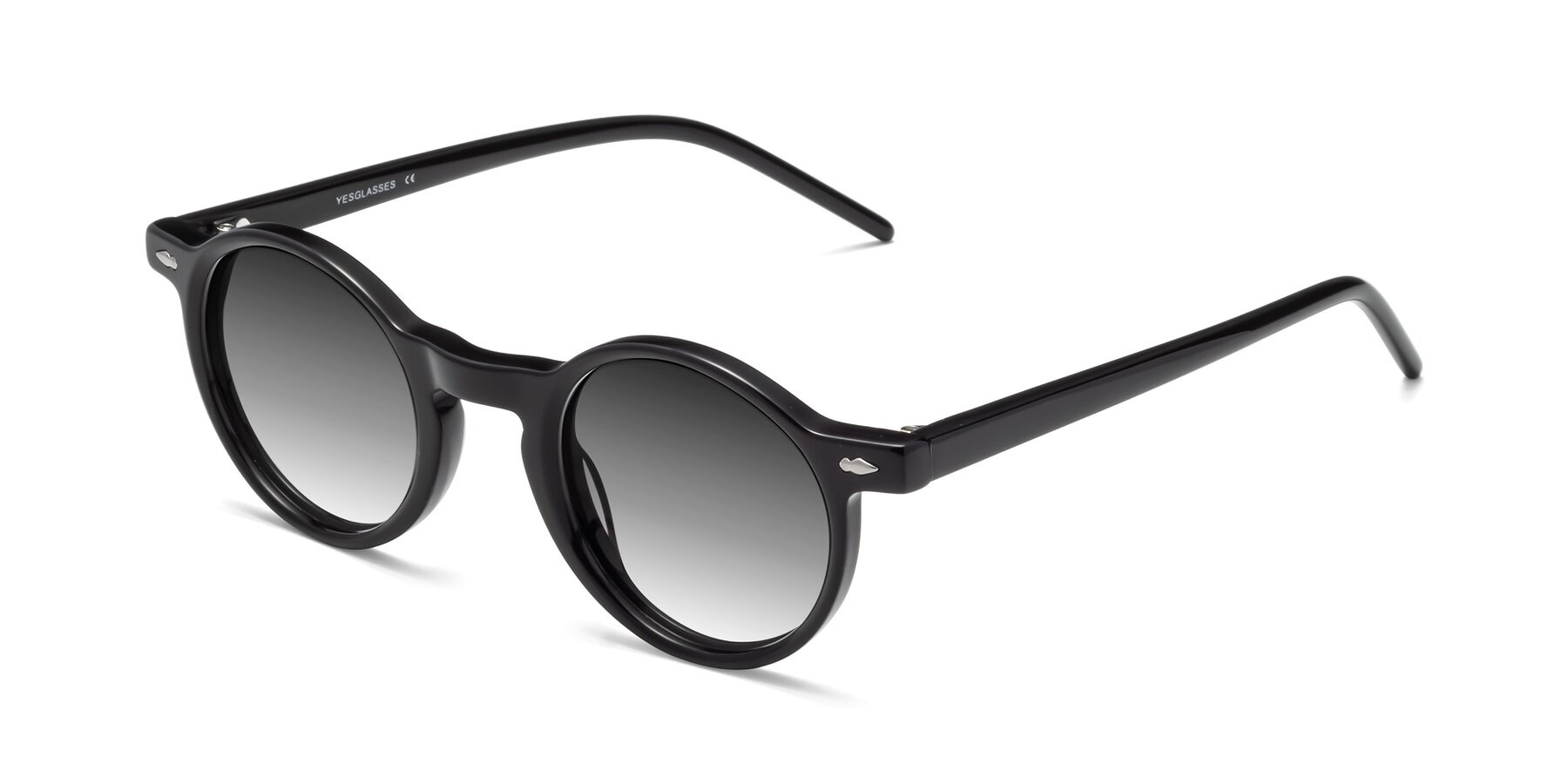 Angle of 1542 in Black with Gray Gradient Lenses