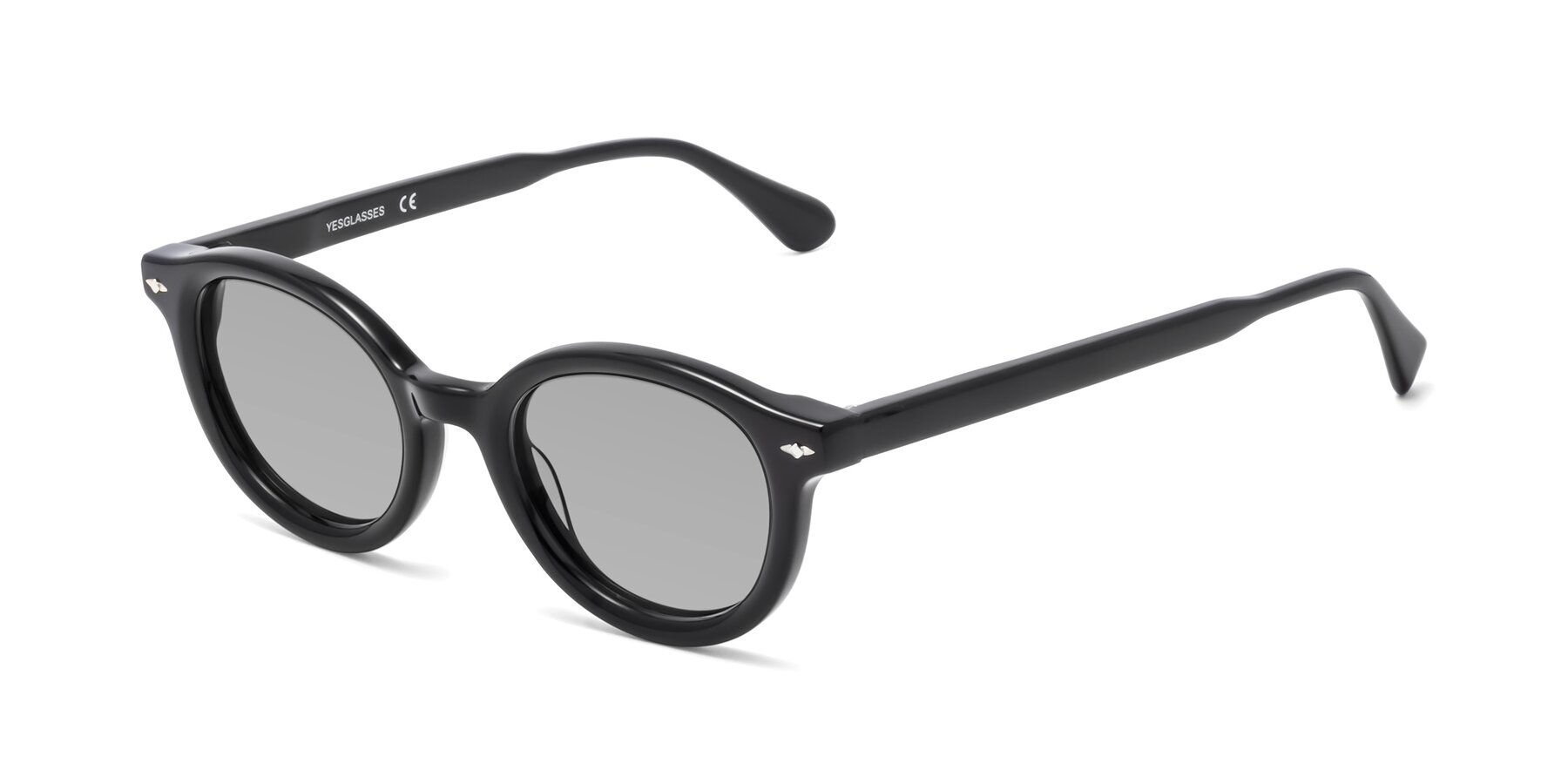 Angle of 1472 in Black with Light Gray Tinted Lenses