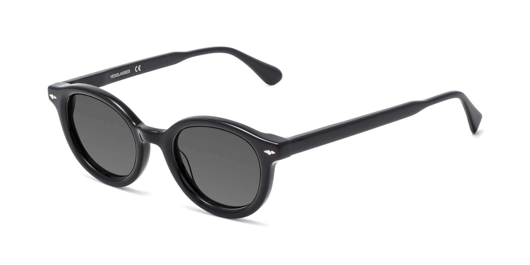 Angle of 1472 in Black with Medium Gray Tinted Lenses