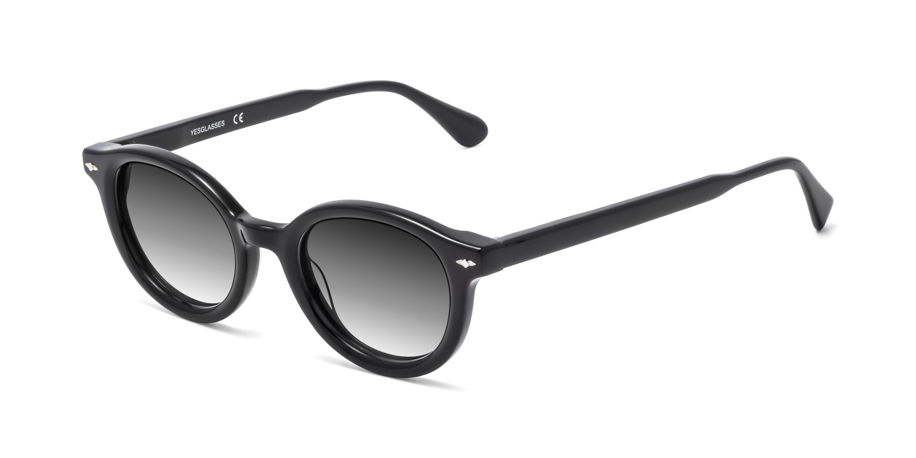 Angle of 1472 in Black with Gray Gradient Lenses