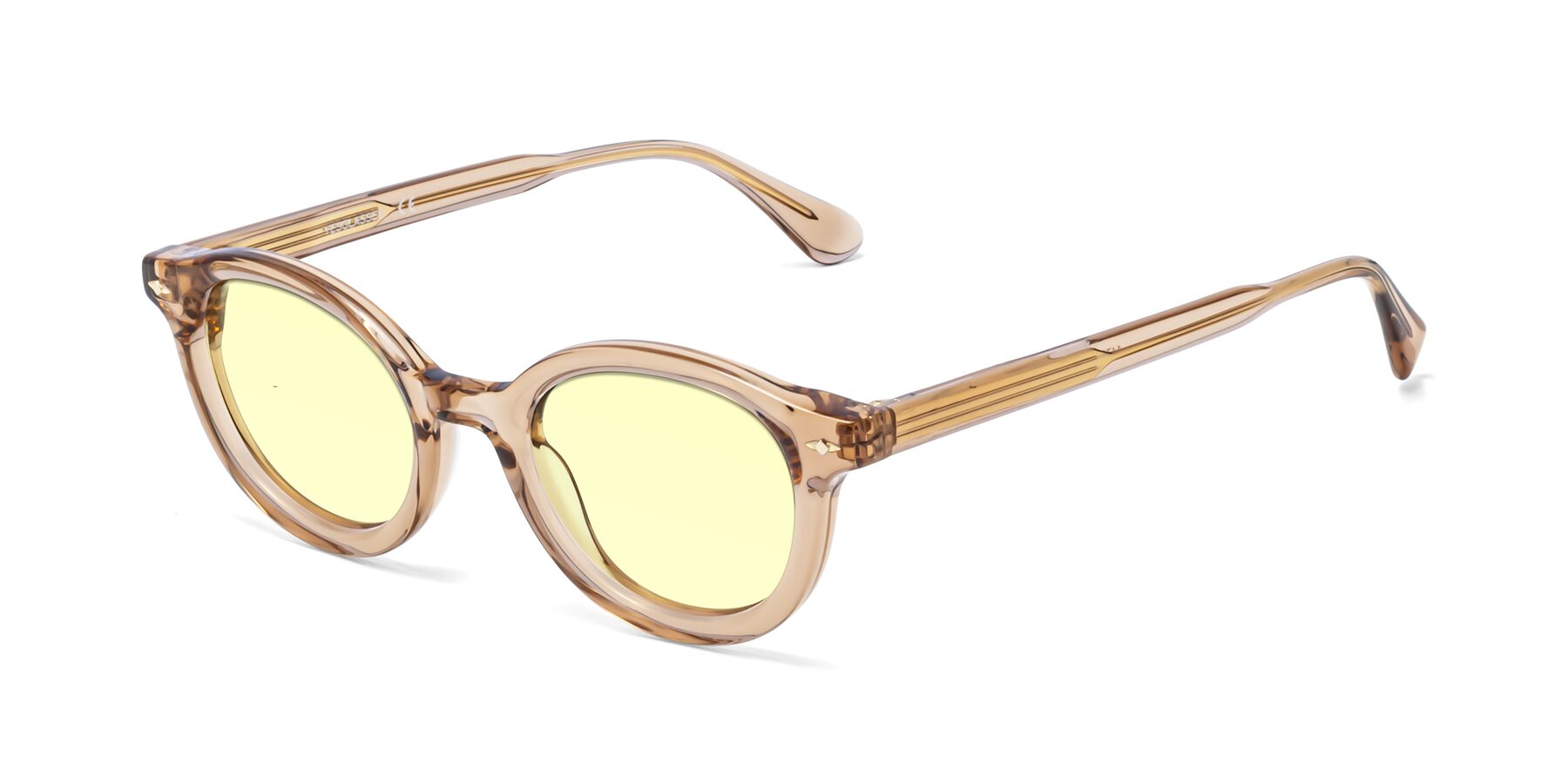 Angle of 1472 in Caramel with Light Yellow Tinted Lenses