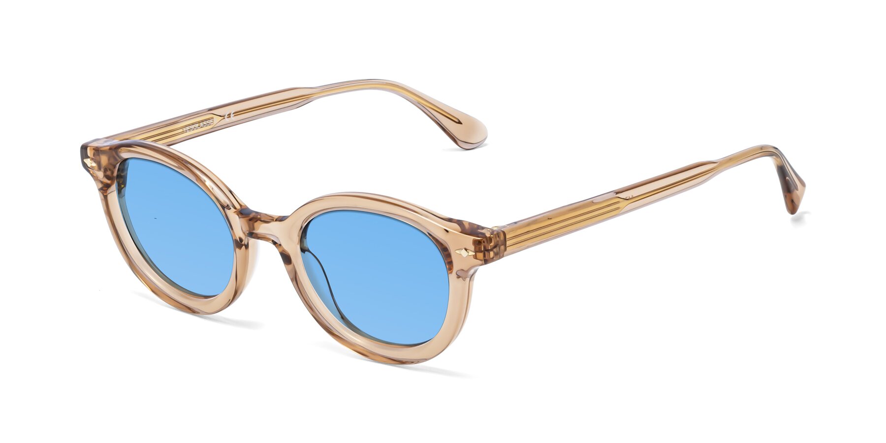 Angle of 1472 in Caramel with Medium Blue Tinted Lenses