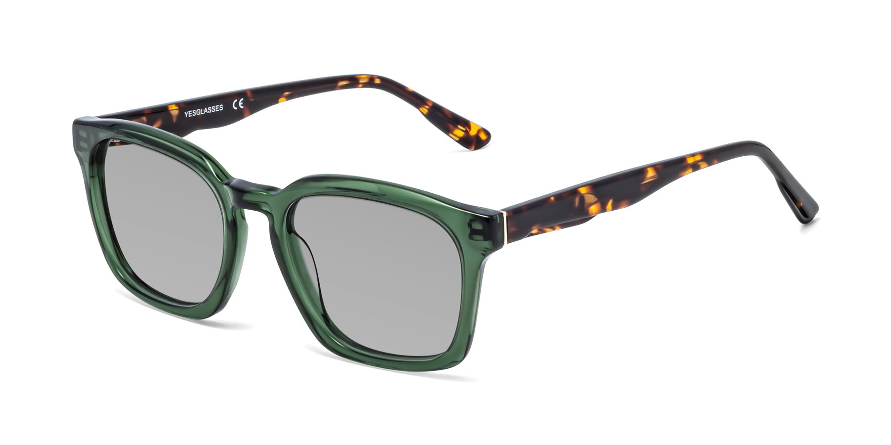 Angle of 1474 in Emerald with Light Gray Tinted Lenses
