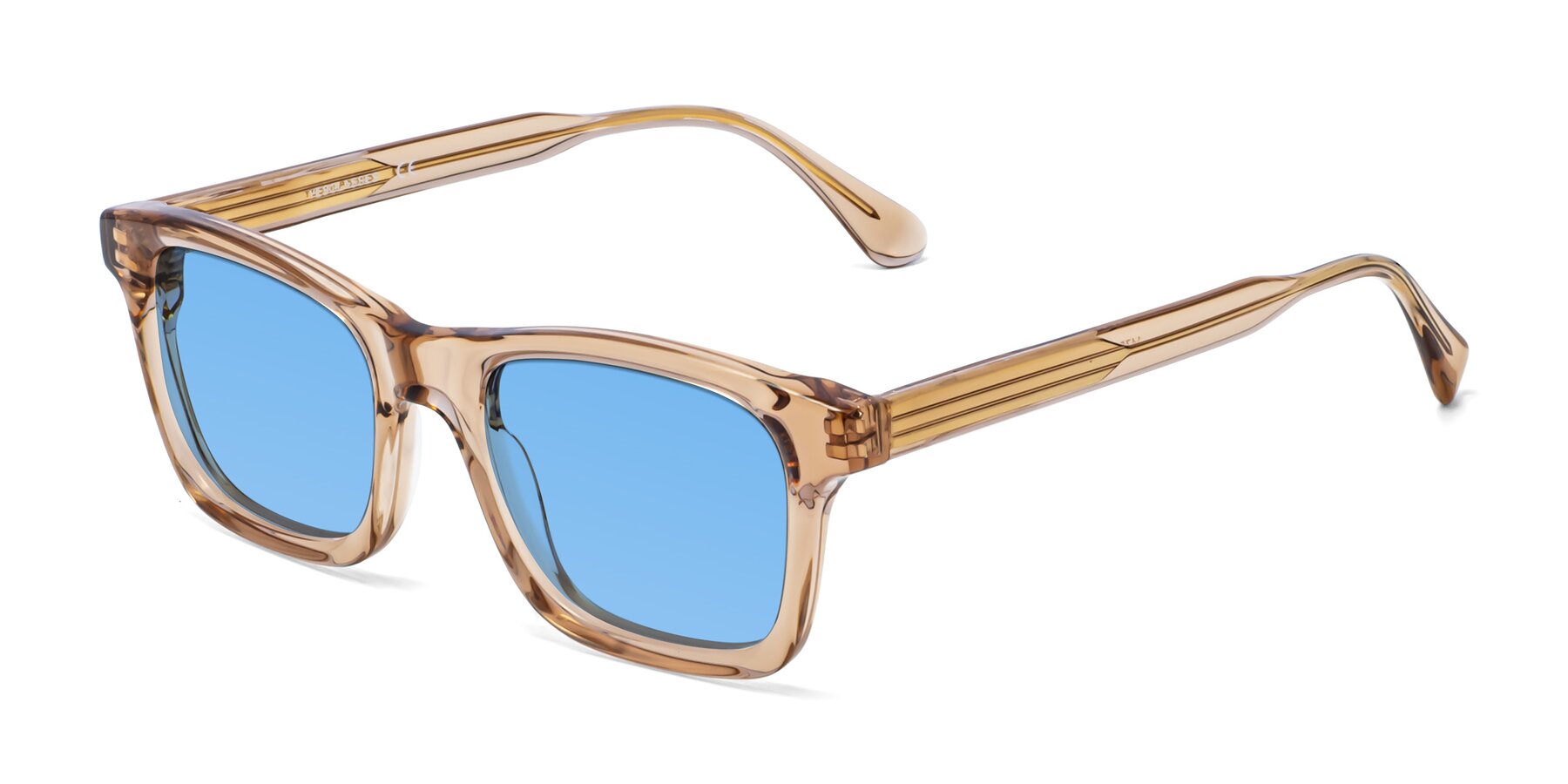 Angle of 1475 in Caramel with Medium Blue Tinted Lenses
