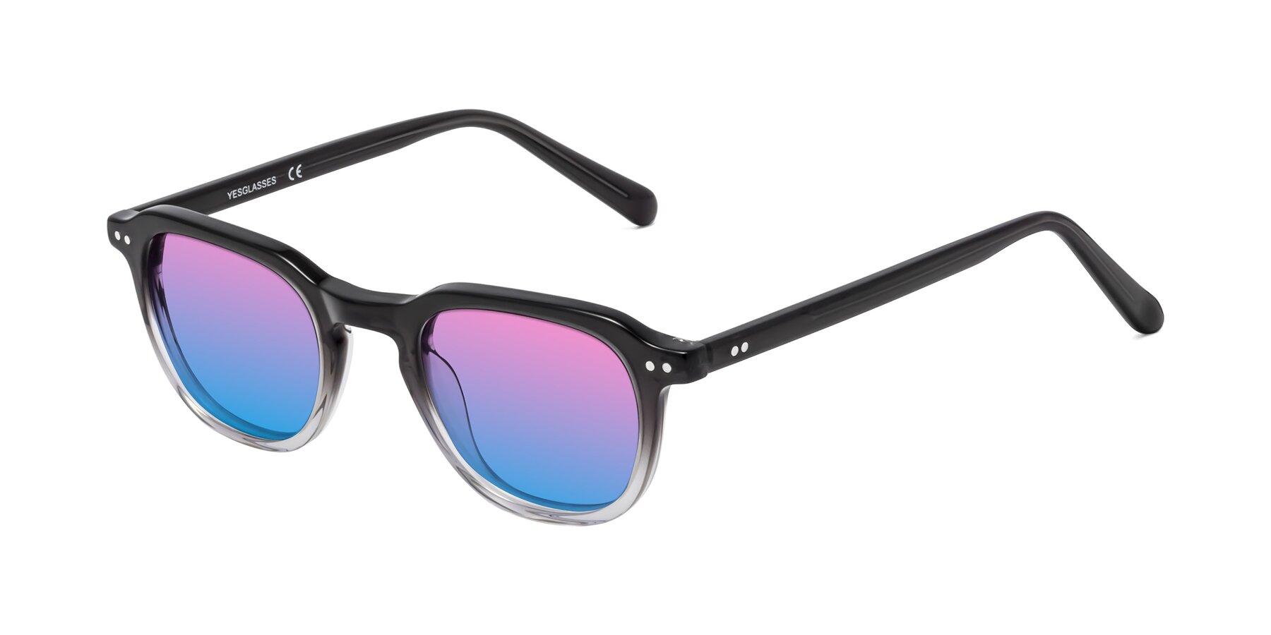 Angle of 1484 in Gradient Gray with Pink / Blue Gradient Lenses
