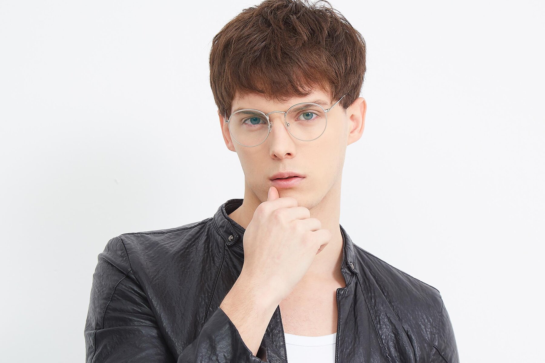 Men's lifestyle photography (landscape-1) of SR1552 in Silver with Clear Eyeglass Lenses