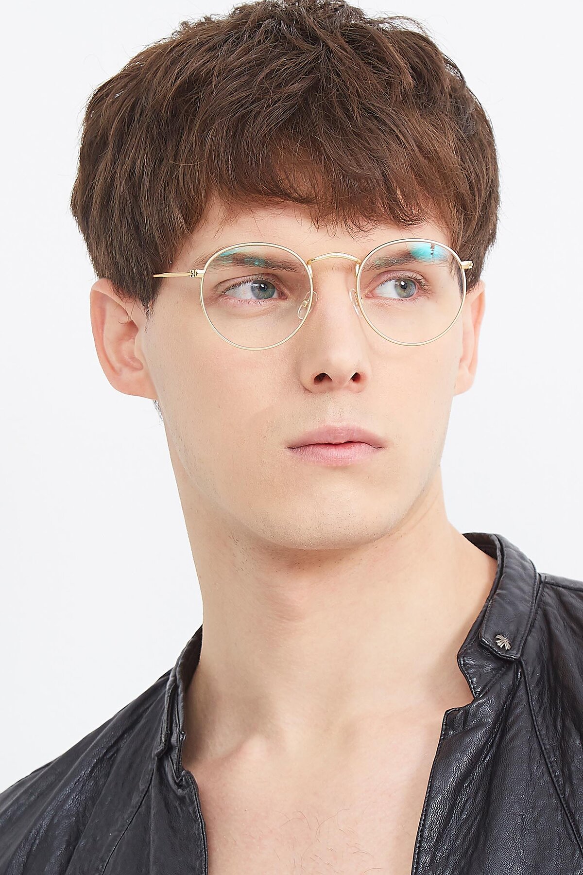 Men's lifestyle photography (portrait-2) of SR1552 in Gold with Clear Eyeglass Lenses