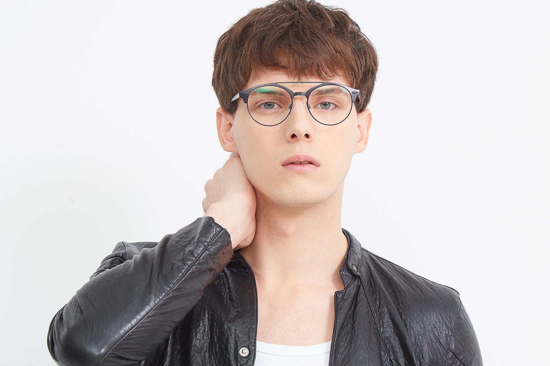 Men's lifestyle photography (landscape-1) of SSR183 in Black with Clear Reading Eyeglass Lenses